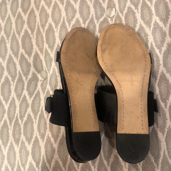 Donald j Pliner Black leather slides. 6M - Picture 5 of 8
